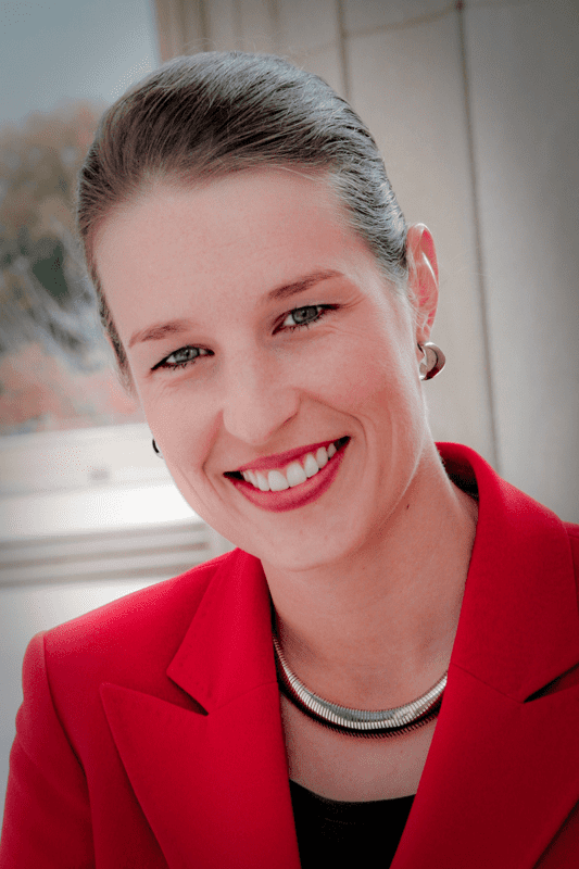 Gretchen Hall headshot
